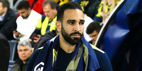 Adil Rami se dénude à la salle de sport et donne un gros coup de。